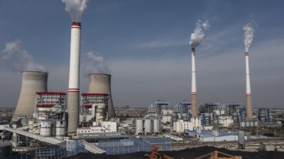 Вид с воздуха на угольную электростанцию в Ханьчуань, провинция Хубэй, Китай, 11 ноября 2021 года. (Getty Images)