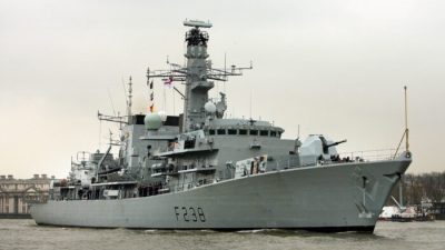 HMS Northumberland плывёт по Темзе в Лондоне, 29 марта 2007 г. Фото: Peter Macdiarmid/Getty Images