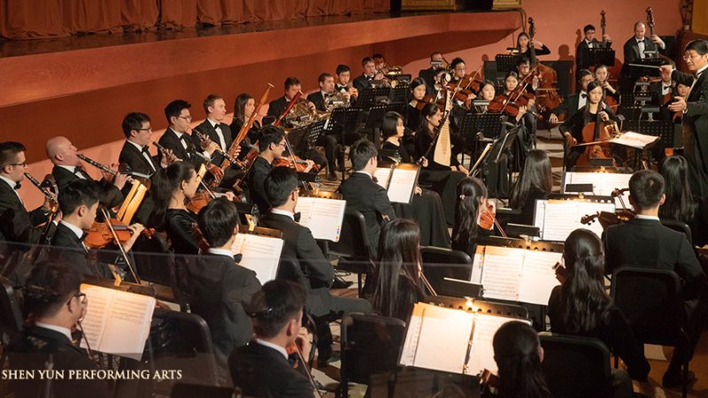 Музыка Shen Yun подчёркивает духовность, являющуюся частью нашего здоровья, которой мы часто пренебрегаем. (Shen Yun Performing Arts)
