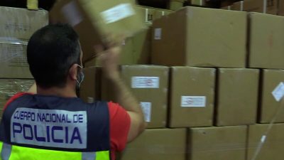 Испанская полиция изъяла 300 тыс. несанкционированных тестов на антиген COVID-19