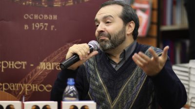 Российский журналист и сценарист-сатирик Виктор Шендерович на презентации книги «Одна голова хорошо, а две лучше», 2010 год. Фото: Dmitry Rozhkov /commons. wikipedia.org/C BY-SA 3.0