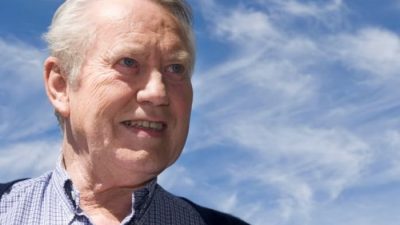 За последние 40 лет Чак Фини пожертвовал $8 млрд США благотворительным организациям. (Atlanticphilanthropies.org via YouTube.)