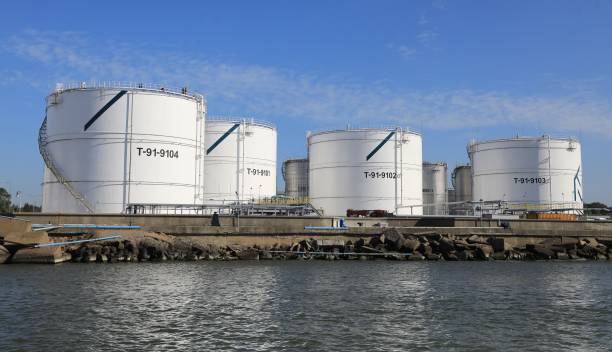 Газохранилище. Фото: PETRAS MALUKAS/AFP via Getty Images