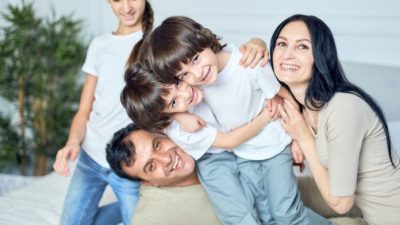 В воспитании детей необходимо соблюдать некоторые правила. (Image: friends_stock via Envato Elements)
