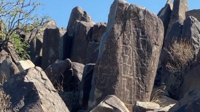 Поход был трудным, но поиск древних рисунков на месте «Трёх рек» в Туларозе, штат Нью-Мексико, стоил затраченных усилий. (Bill Neely.) 