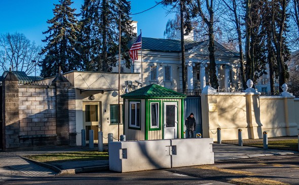 Вашингтон распорядился вывезти семьи своих дипломатов из Беларуси Посольство США в Минске. Фото: Homoatrox / wikimedia.org