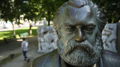 «Карл Маркс был защитником дьявола», — объясняет доктор Дэвид Джеремайя в интервью Epoch Times. (Фото: Sean Gallup/Getty Images)