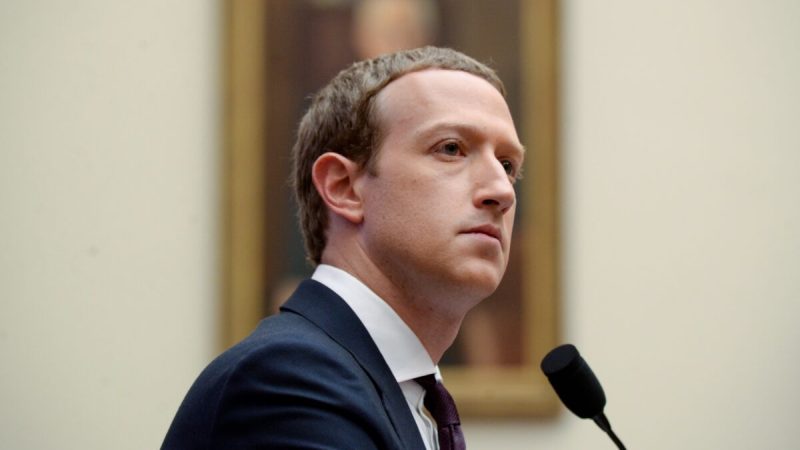 Главный исполнительный директор Facebook Марк Цукерберг даёт показания на слушаниях в Комитете по финансовым услугам Палаты представителей в Вашингтоне 23 октября 2019 года. Фото: Erin Scott/Reuters
