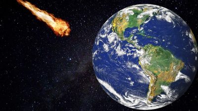Комета. Фото: pixabay.com/photos/asteroid-comet-meteorite-3628185/