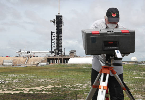 Ракета SpaceX Falcon 9 перед стартом. Фото: Joe Raedle/Getty Images