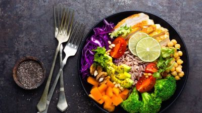 Найденный в рыбе, мясе и орехах минерал может обратить потерю памяти