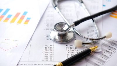 Больничный счёт (символическое изображение) Фото: iStock