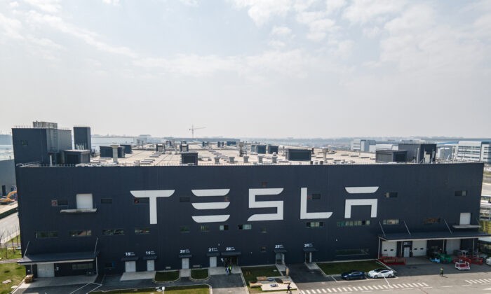 Размышления о Китае. Транснациональные компании встали перед выбором Tesla Shanghai Gigafactory в Шанхае, Китай, 29 марта 2021 года. Фото: Xiaolu Chu/Getty Images