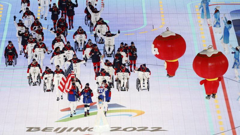 Сборная США на церемонии открытия зимних Паралимпийских игр 2022 года в Пекине на Пекинском национальном стадионе в Пекине, 4 марта 2022 года. Фото: Steph Chambers/Getty Images 