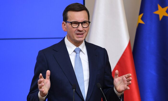 Премьер-министр Польши Матеуш Моравецкий выступает на пресс-конференции в конце второго дня встречи лидеров Европейского союза в Брюсселе, Бельгия, 22 октября 2021 года. Фото: JohnThys/AFPviaGettyImages
