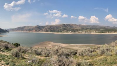 Водохранилище Эхо в штате Юта заполнено примерно наполовину из-за сильной засухи, охватившей весь штат. (Allan Stein/Epoch Times)
