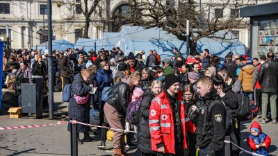 Украинские беженцы. (CharlotteCuthbertson/The Epoch Times)