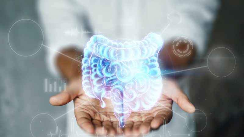 Запор может быть изнурительным для тех, кто страдает от него регулярно. Существует множество причин запора и несколько практических подходов к его предотвращению. Фото: Marko Aliaksandr/Shutterstock