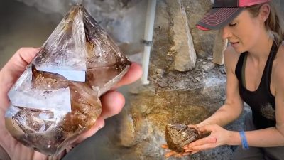 Охотники за кристаллами добывают руками куски кварца стоимостью $30000. (Courtesy of Louie Kappa)