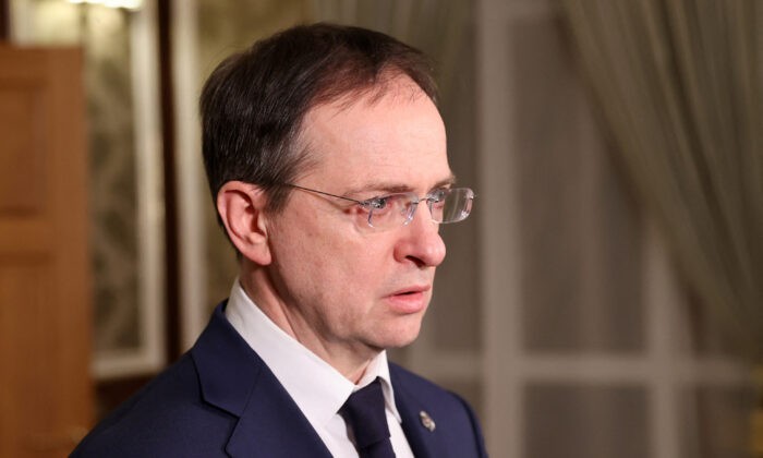 Помощник президента РФ, председатель Российского военно-исторического общества Владимир Мединский. (SERGEI KHOLODILIN/BELTA/AFP via Getty Images)