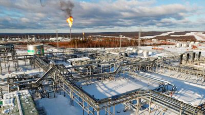 Установка на Ярактинском нефтяном месторождении, принадлежащая Иркутской нефтяной компании, в Иркутской области, Россия, 10 марта 2019 года. Фото:VasilyFedosenko/Reuters