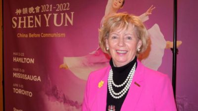 Член парламента от либеральной партии Джуди Сгро на представлении Shen Yun в Торонто. Канада, 1 апреля 2022 г. (The Epoch Times)
