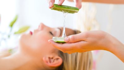 Мы все стареем, но природа дарит нам средства, чтобы продлить молодость кожи. (Kzenon/Shutterstock)
