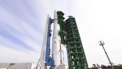Ракета «Нури», первая южнокорейская космическая ракета отечественного производства, стоит на стартовой площадке в космическом центре «Наро» в Кохыне 20 октября 2021 года. (Korea Aerospace Research Institute/Yonhap via AP)
