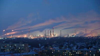 Нефтеперерабатывающий завод в Омске, Россия, 10 февраля 2021 года. Фото: Alexey Malgavko/Reuters