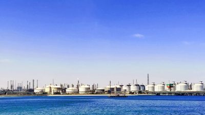 Нефтехранилище. Фото: pixabay.com/photos/oil-storage-tank-crude-oil-5015840