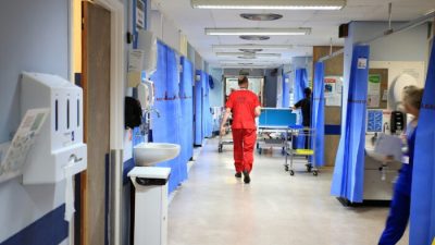 Фотография больницы. (Peter Byrne/PA)