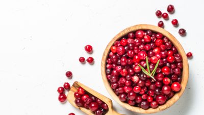 Свежая клюква. Фото: Shutterstock
