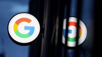 Логотип Google LLC в магазине Google Store Chelsea на Манхэттене, Нью-Йорк, 17 ноября 2021 г. Фото: Аndrew Kelly/Reuters
