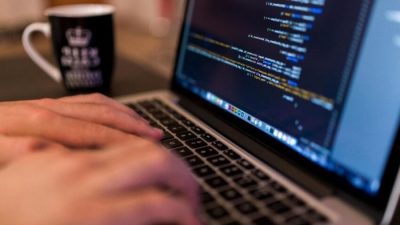 МВД России признало нехватку 170 тысяч IT-специалистов после их массового отъезда из страны. (pixnio.com/СС0)
