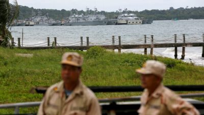 Моряки в карауле на военно-морской базе Камбоджи Реам в Сиануквиле, Камбоджа, 26 июля 2019 года. (Samrang Pring/Reuters)
