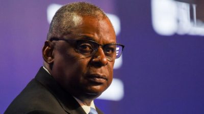 Министр обороны США Ллойд Остин на саммите «Диалог Шангри-Ла» в Сингапуре 11 июня 2022 года. Фото: Roslan Rahman/AFP via Getty Images