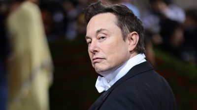 Илон Маск на гала-вечере 2022 Met Gala «В Америке: Антология моды» в Музее Метрополитен в Нью-Йорке 2 мая 2022 года. (Dimitrios Kambouris/Getty Images for The Met Museum/Vogue) 