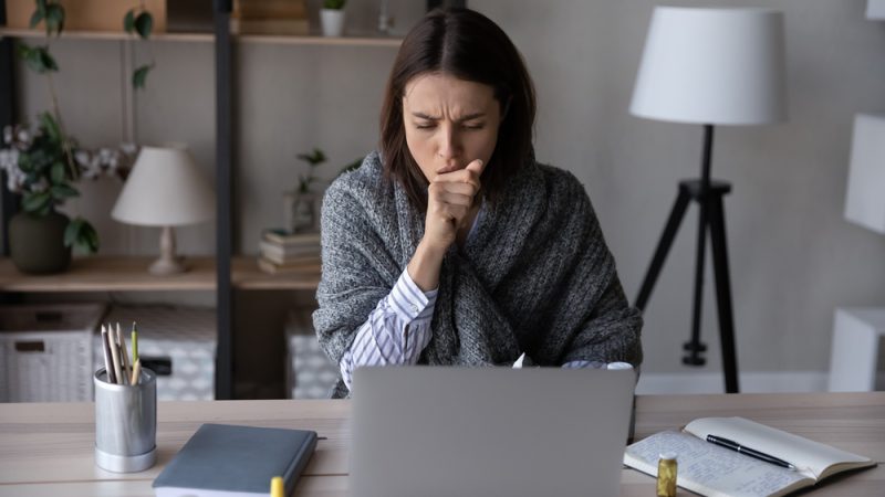 Усталость надпочечников может иметь много симптомов. (Shutterstock)
