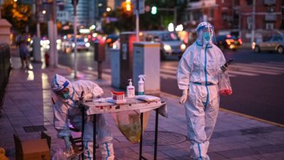 https://www.theepochtimes.com/chinas-q2-gdp-slows-to-0-4-percent-as-lockdown-bites_4600409.html
