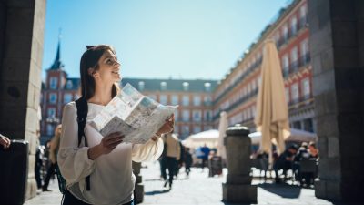 В настоящее время Испания отменила требования к вакцинации для въезда в страну. (eldar nurkovic/Shutterstock) 
