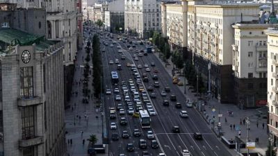 Тверская улица в центре Москвы, 11 июля 2022 года. Фото: KIRILL KUDRYAVTSEV/AFP via Getty Images  