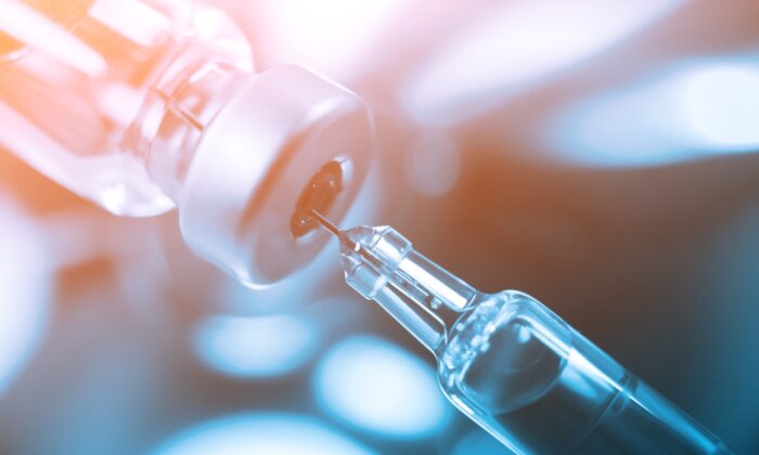Группа компаний Big Pharma — самый влиятельный в мире антипрививочник. (Numstocker/Shutterstock)
