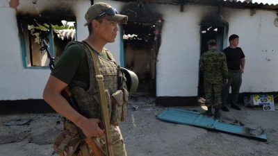 Число пострадавших на кыргызско-таджикской границе превысило 30 человек. (Photo by VYACHESLAV OSELEDKO/AFP via Getty Images)