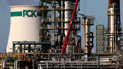 Промышленные объекты нефтеперерабатывающего завода PCK на фото в Шведт/Одер, Германия, 9 мая 2022 года. (HannibalHanschke/Reuters)