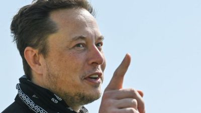 Илон Маск приступил к сокращению сотрудников Twitter. (Photo by Patrick Pleul - Pool/Getty Images)