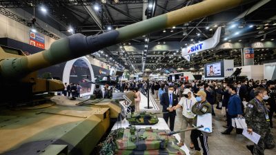 Танк K2 во время выставки Defense Expo Korea (DX Korea) в Кояне, к западу от Сеула, 21 сентября 2022 года. (Anthony Wallace/AFP via Getty Images)