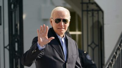 Президент США Джо Байден на Южной лужайке Белого дома в Вашингтоне, 12 октября 2022 года. (Mandel Ngan/AFP via Getty Images)