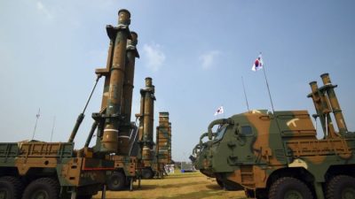 Крылатые ракеты Hyunmoo-3 во время презентации 25 сентября 2017 г., посвящённой памятному мероприятию в Командовании Второго флота ВМС в Пхёнтхэке ко Дню вооружённых сил Южной Кореи, который выпал на 1 октября того же года. (Jung Yeon-Je/AFP/Getty Images)
