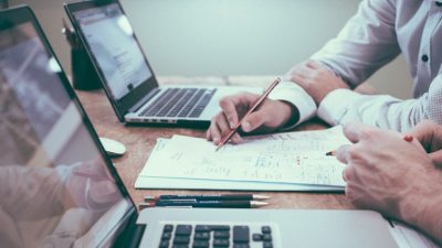 Работа без стресса вряд ли существует, но, чтобы избежать ещё большего разочарования, неудовлетворённости и выгорания на работе, важно установить границы и защитить личное пространство, время и энергию. (Фото: via Pixabay)