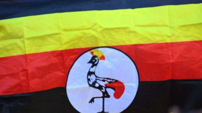 Флаг Уганды во время матча между командами Ямайки и Уганды на турнире Кубка мира по регби-7 в Кейптауне, ЮАР, 9 сентября 2022 года. (Rodger Bosch/AFP via Getty Images)